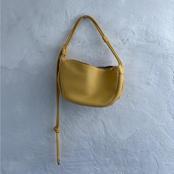 New Anthropologie Mali + lili convertible sling bag yellow faux leather - Picture 2 of 8